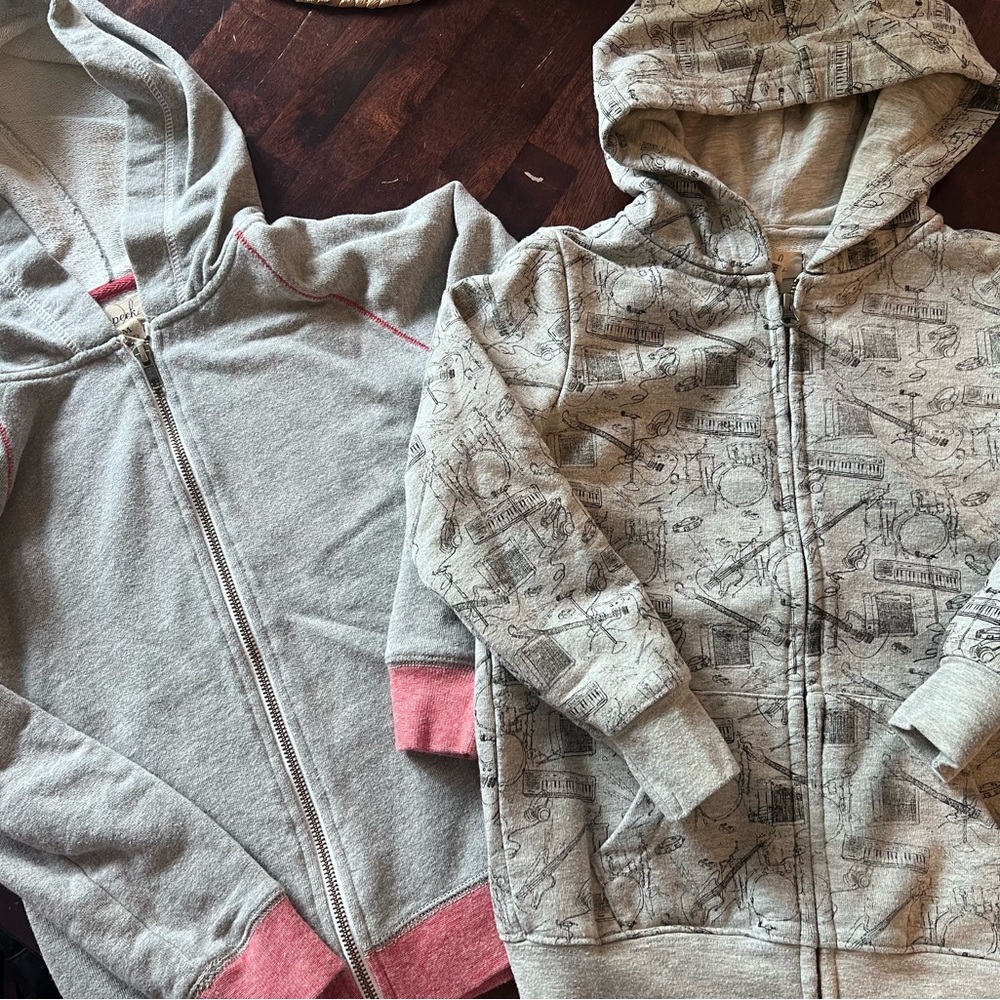 Peek • size medium 6/7•  zip-up sweatshirts